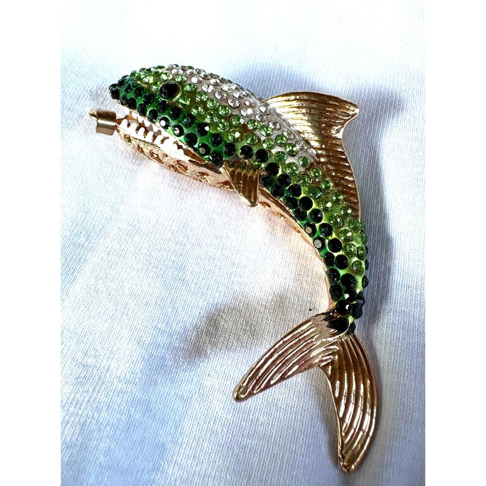 Betsey Johnson Green Fish Pendant Jeweled McBling Bedazzled Rhinestone Statement